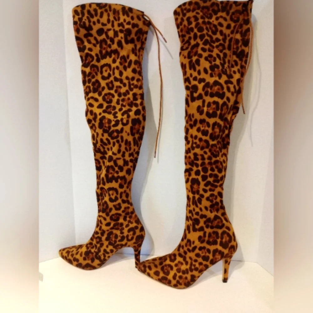 LEOPARD PRINT THIGH HIGH PULL ON BOOTS Sz. 37 EU / 6.5 or 7 US‎